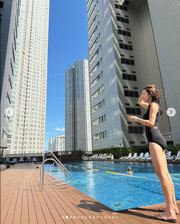 Adul mom So Yi-hyun, ♥A solid swimsuit that also falls in love with Ingyojin...Running date at night