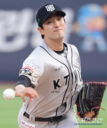 The father-in-law is dying. Shh! The responsibility of the ace who took the mound during the funeral, thinking only of his father-in-law, threw