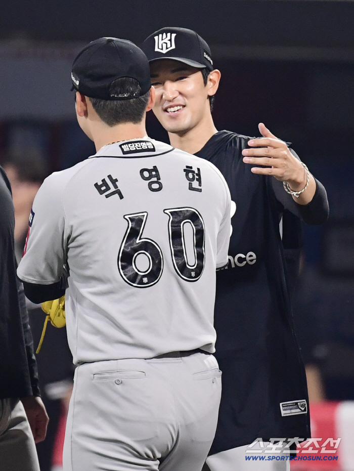 The father-in-law is dying. Shh! The responsibility of the ace who took the mound during the funeral, thinking only of his father-in-law, threw