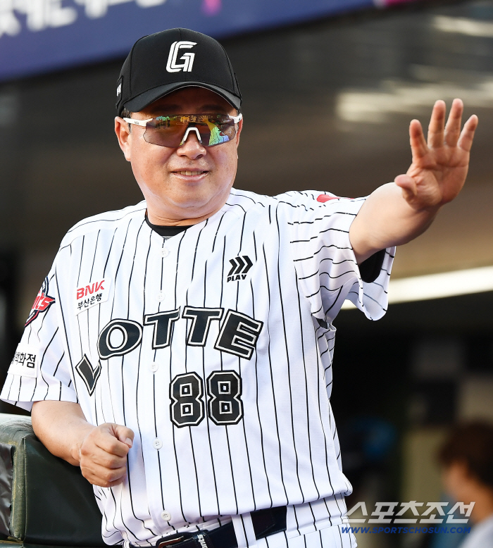 Four consecutive wins → Lotte is in third place...I'm energized now Director Kim Tae-hyung's pride
