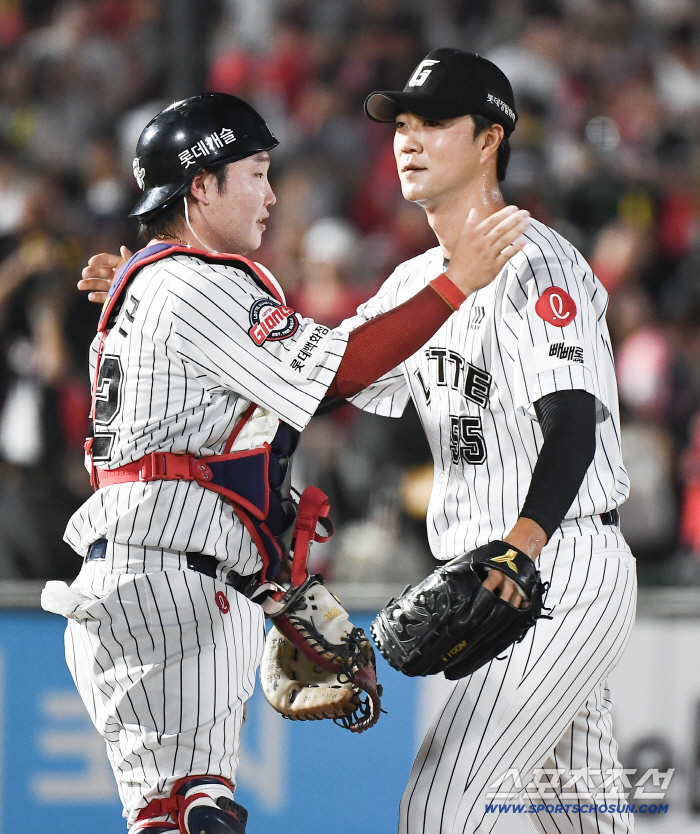 I didn't throw hard even after hitting 156km...Man saying look forward to 160km...Yoon Sungbin's sincerity after his first appearance in the second half. 