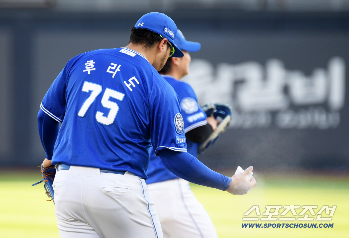 I've been through a lot of foreigners... Director Park Jin-man said, 'I meant it.'