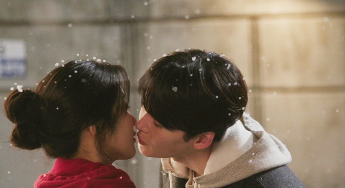 Lee Jong-seok ♥ Moon Ga-young became a couple..Romantic kiss in the snow from today 1st (Seocho-dong)