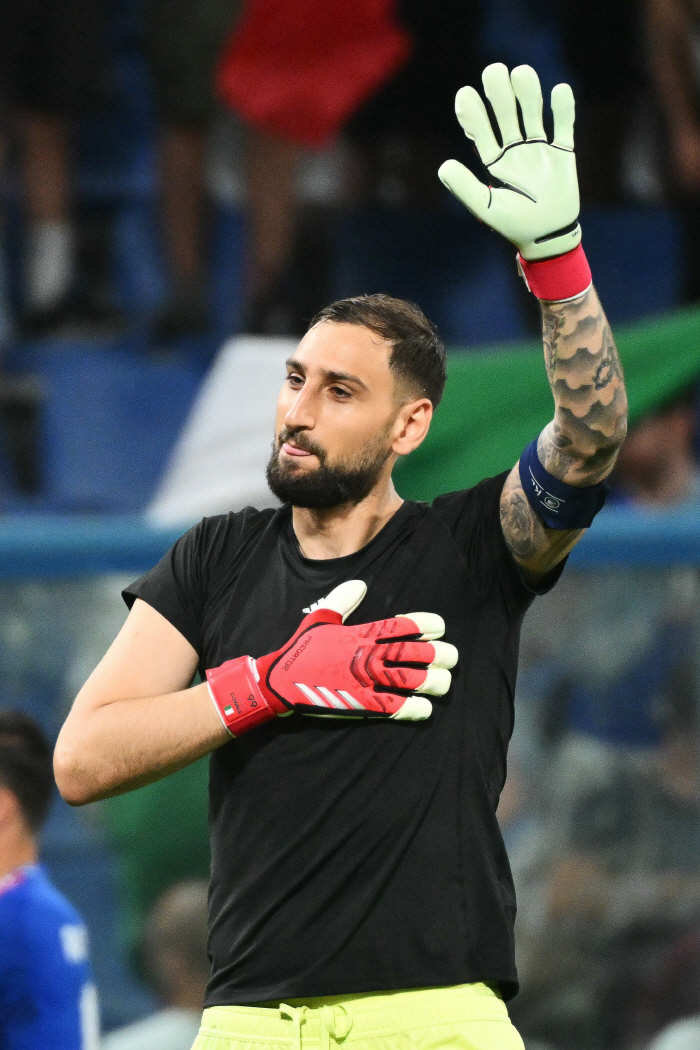 Man U vs Man City head-on...PSG's All-Time Career GK Breakup Procedure Curious to Become the Most Expensive Goalkeeper