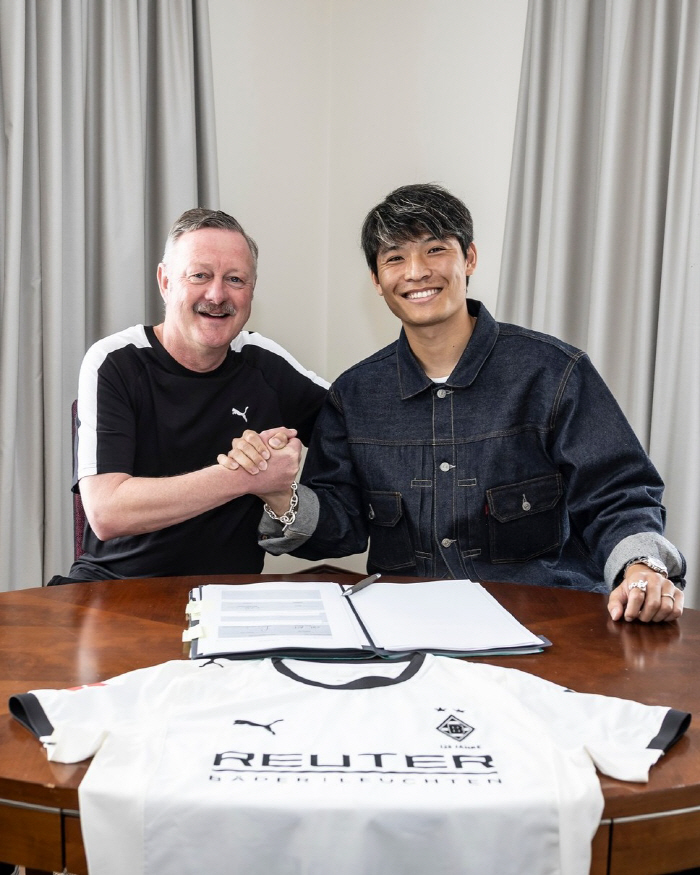 11 Japanese Bundesliga players vs. 4 Koreans. FW who hit the jackpot, and Kastroff who was naturalized for 16 billion won in transfer fee and rice