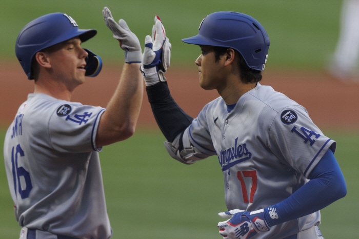 Ohtani, the first hitter who was never seen in the world, also made a home run history...A new club record. It's the best in the world