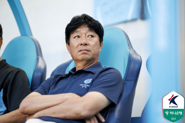 Wake up, Daegu! Anti-call was also useless, Daegu FC's 13-game winless swamp...Lee Ho-jae won Pohang 10 with the winning goal