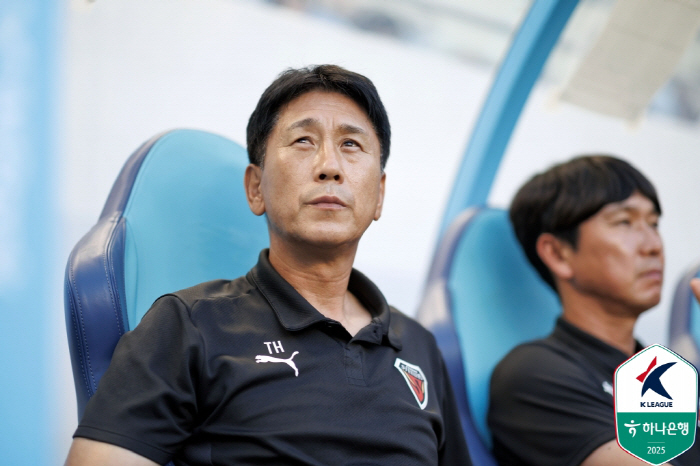 Wake up, Daegu! Anti-call was also useless, Daegu FC's 13-game winless swamp...Lee Ho-jae won Pohang 10 with the winning goal
