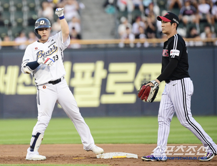 Kim In-tae's RBI double chasing under the chin