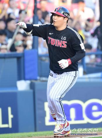  Moon Bo-kyung's exciting three-point home run shot