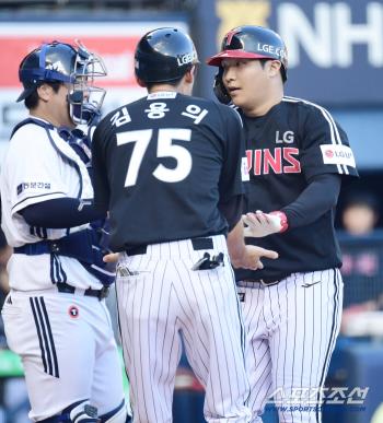  Moon Bo-kyung's three-point home run to complete the big inning