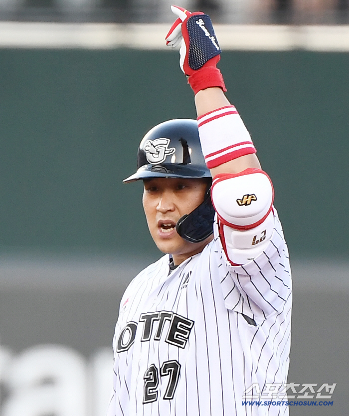  Yoo Kang-nam's two-run timely hit