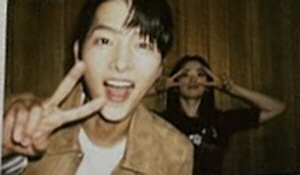 Song Joong-ki, a father of two children, and ♥ a boy who fell in love with Katie...The chemistry between Chun Woohee and her first love