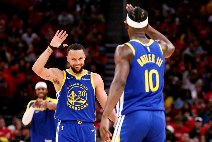 Stephen Curry's Shocking Speech NBA Players Are Underpaid! But there is a definite basis