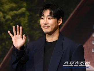 Yoon Kye-sang, every night for 4 months to play host, drinking  Saturday...All the female fans are out. (Fairy Jaehyung)