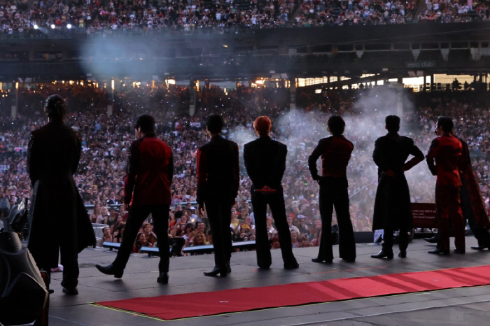 ATEEZ Becomes Second K-pop Act to Headline Chicago's Wrigley Field