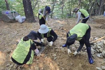 Bead Sweat Instead of Medical Aid...Changwon Himchan Hospital Participates in Flood Recovery in Sancheong-gun