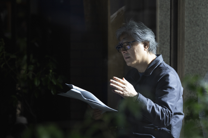 Director Park Chan-wook, I can't help it Mise-en-scène, a perverted mise-en-scène → a story I wanted to make the most out of