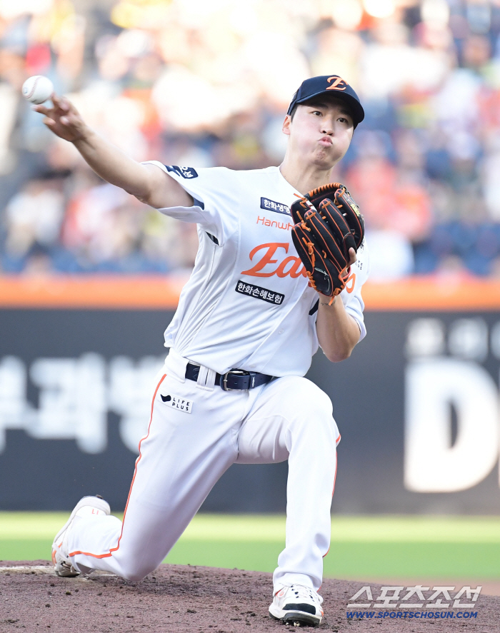Is there another pitcher who has experienced such a big game in Hanwha? I believe in the value of 7.8 billion FA