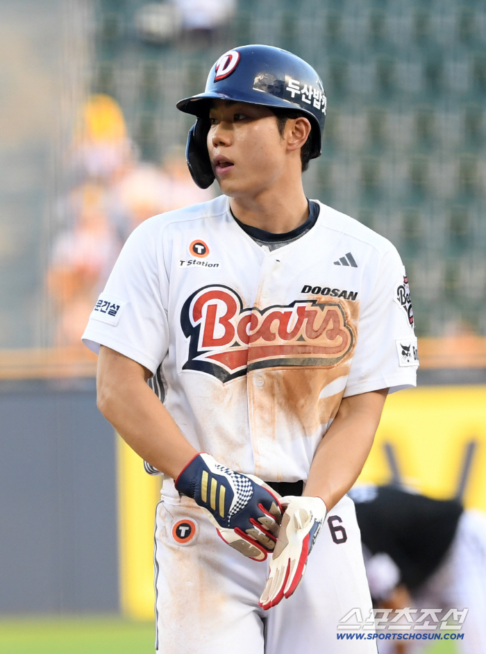 It's like a rebound. What a surprise! Doosan's key infielder Oh Myung-jin injured → He was hurt while diving