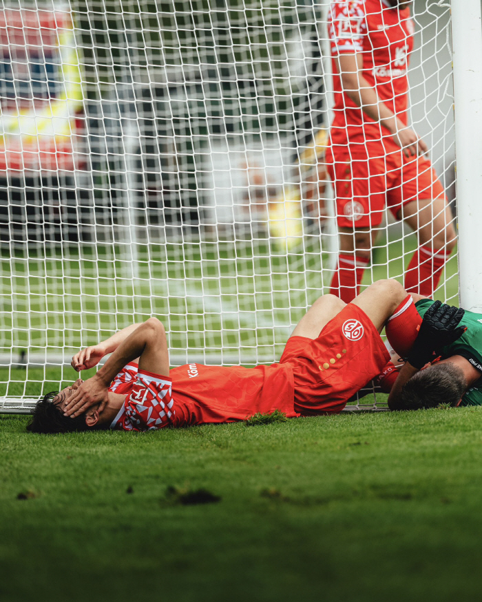 Shocking injury! South Korea's national team's core cheekbone fracture...Return to team training with a mask on