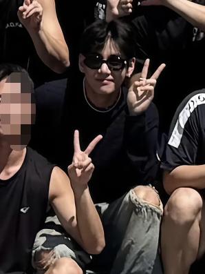 BTS V Makes Surprise Visit to Military Unit to Celebrate Junior's Discharge