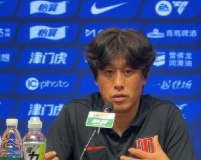 You don't have to ask Director Jung Won to save your life because you have to pay the maximum annual salary for three more years right now! Fans are also excited to discuss it with the team's leadership