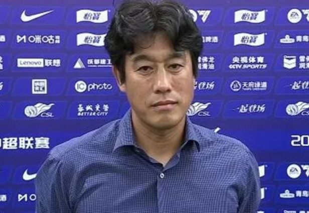 You don't have to ask Director Jung Won to save your life because you have to pay the maximum annual salary for three more years right now! Fans are also excited to discuss it with the team's leadership