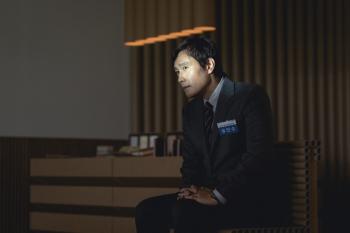 At this point, he's a Korean actor..Lee Byung-hun and Park Chan-wook, who met for the third time, changed their face again from 'I can't help it.'