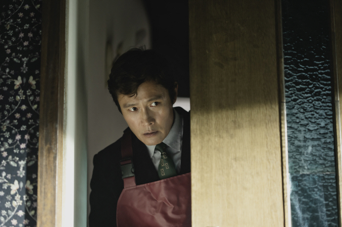 At this point, he's a Korean actor..Lee Byung-hun and Park Chan-wook, who met for the third time, changed their face again from 'I can't help it.'