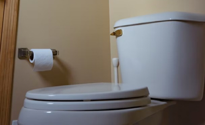 A doctor who filmed 600 hidden cameras in the bathroom, including fellow doctors and nurses...More than 10,000 files found