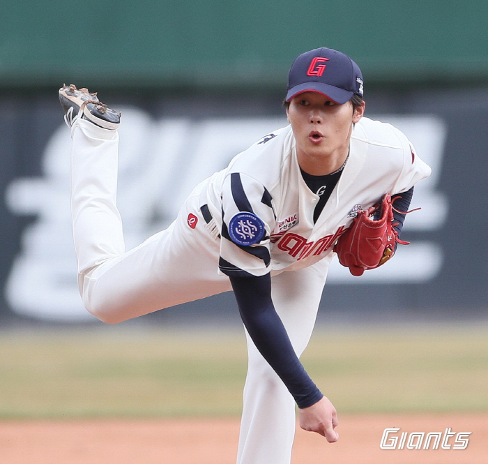 Find the second Hong Min-ki, Lee Min-seok. Lotte Young-guns who are going to study abroad during the season. 