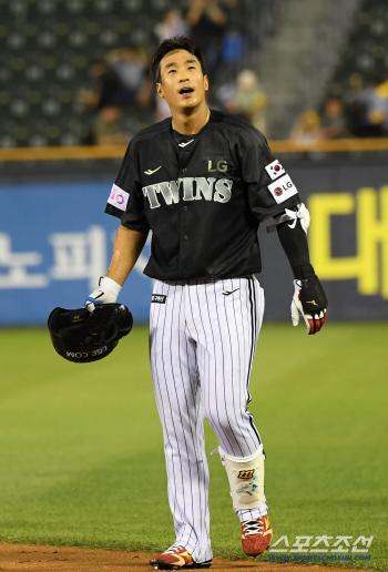 I've never seen Hwangdang Juru Sanyeom Kyung-yeop die at a full count while playing baseball. 
