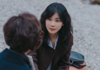 Ji Sung ♥ Lee Bo-young, who did you meet secretly by the beach...Caught a secret meeting (Mary Kills People)