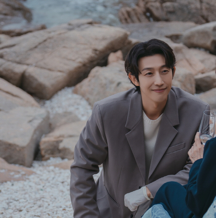 Ji Sung ♥ Lee Bo-young, who did you meet secretly by the beach...Caught a secret meeting (Mary Kills People)