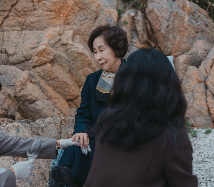 Ji Sung ♥ Lee Bo-young, who did you meet secretly by the beach...Caught a secret meeting (Mary Kills People)