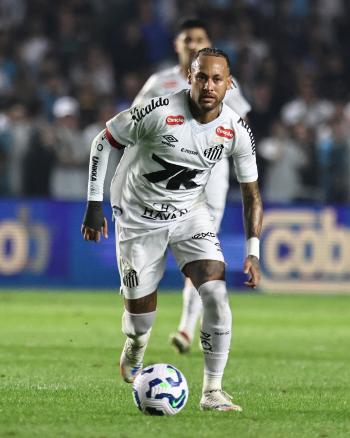 Kangin, do you want to go to France? Conflict with Santos fan Neymar, another controversial transfer? Negotiating with the press, Marseille