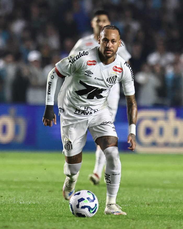 Kangin, do you want to go to France? Conflict with Santos fan Neymar, another controversial transfer? Negotiating with the press, Marseille