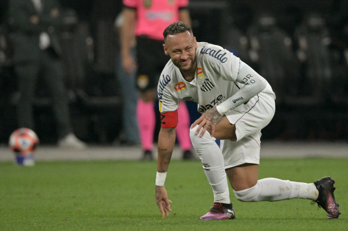Kangin, do you want to go to France? Conflict with Santos fan Neymar, another controversial transfer? Negotiating with the press, Marseille