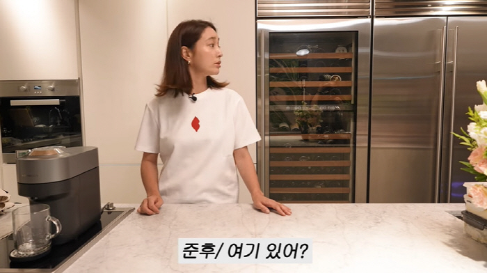 Lee Byung-hun ♥ Lee Min-jung, sorry for pointing out the intrusion during a thorough broadcast of 10-year-old etiquette education (Lee Min-jung MJ)