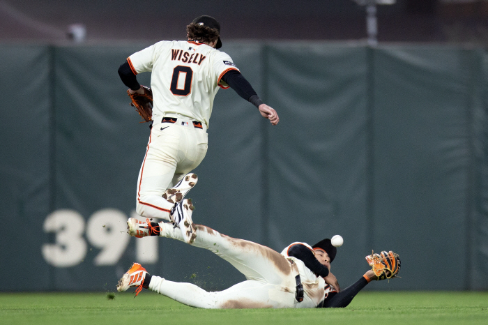 Lee Jung-hoo is going up to the 10th base in four games, but SF fall baseball sank four times in a row