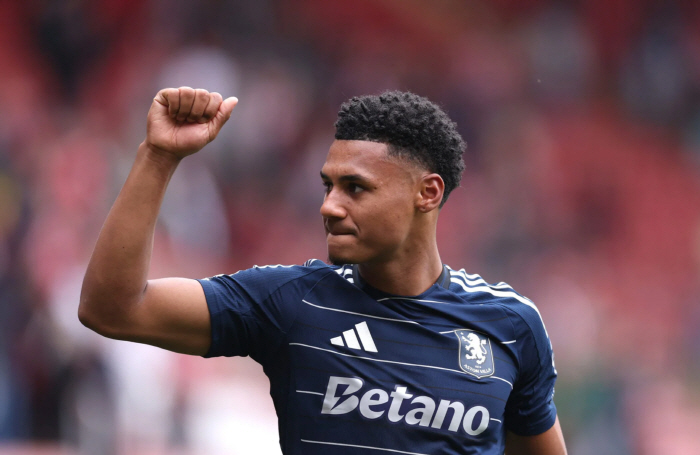 Manchester United, you have a strong sense of courage. The summer transfer market stormed in, and this time, Ollie Watkins Benjamin Sesco contacted at the same time