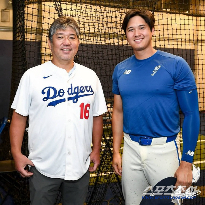 Mr. Noh, thank you Ichiro was the only English speaker in the Hall of Fame 19 minutes to speak in Japanese, his old mother opened the door, and Ichiro and Ohtani followed along the way