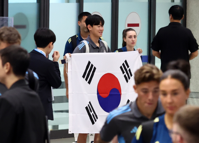  Park Seung-soo is expected to appear. I hope Director Eddie Howe follows Son Heung-min