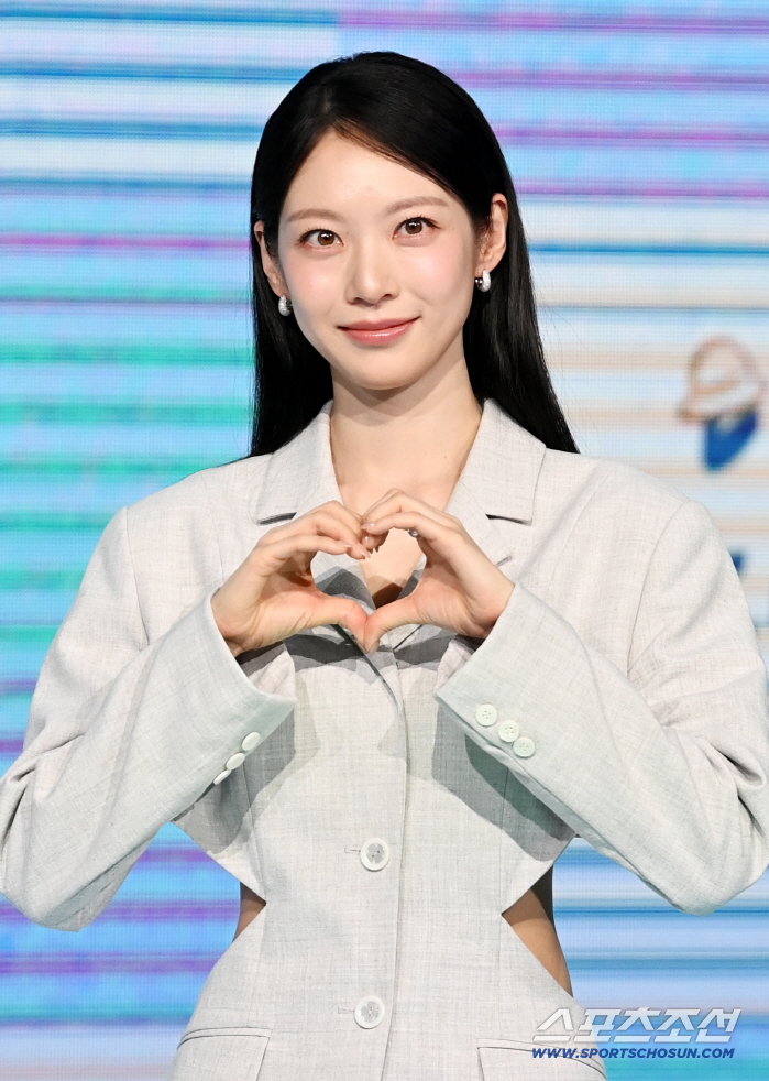  Gong Seungyeon, fresh beauty