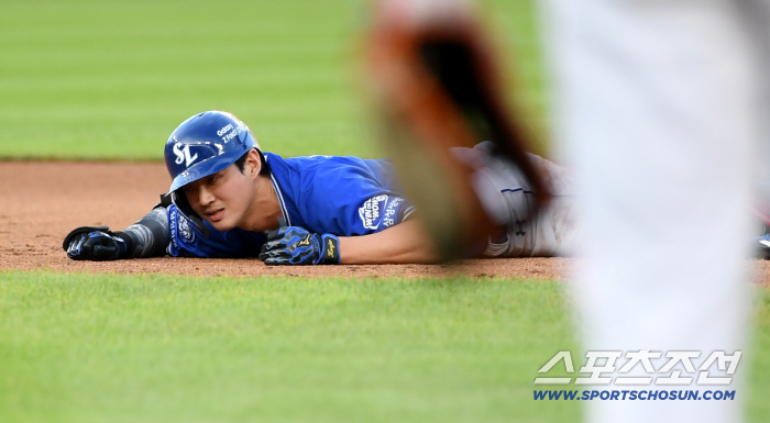  Koo Ja-wook, second base is too much