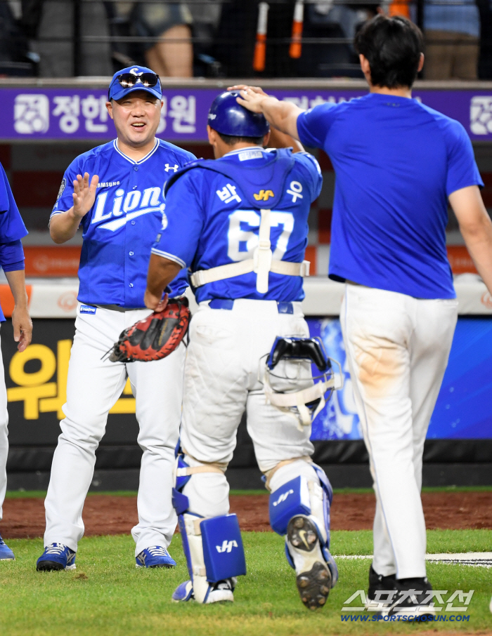  Samsung Director Park Jin-man compliments Park Jin-woo