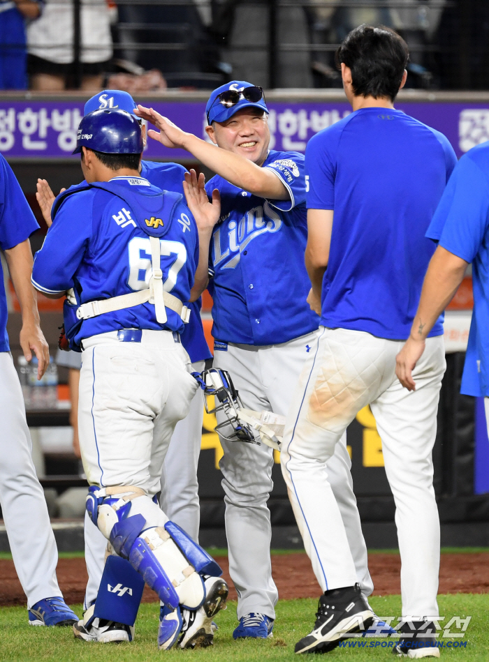  Samsung Director Park Jin-man compliments Park Jin-woo