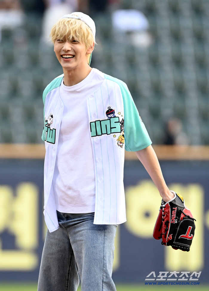  TOMORROW X TOGETHER SOOBIN, cute smile