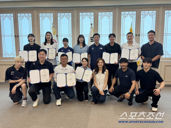 The pride of K-Sports, the strongest ever ultra-luxury line-up track and field legend Kim Kook-young, chairman of the athletes' committee X fencing legend Choi In-jeong, vice chairman of the women's livestock legend Ji So-yeon, surprise appointment of athletes' committee (Official)